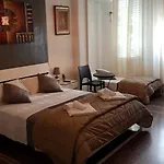 Central Rooms