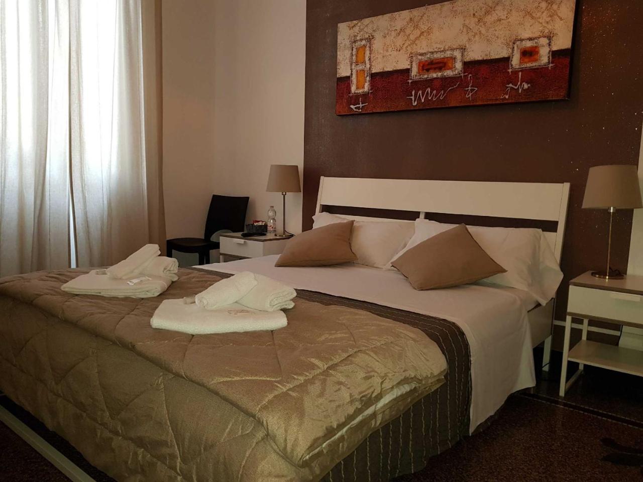 Central Rooms * Genua