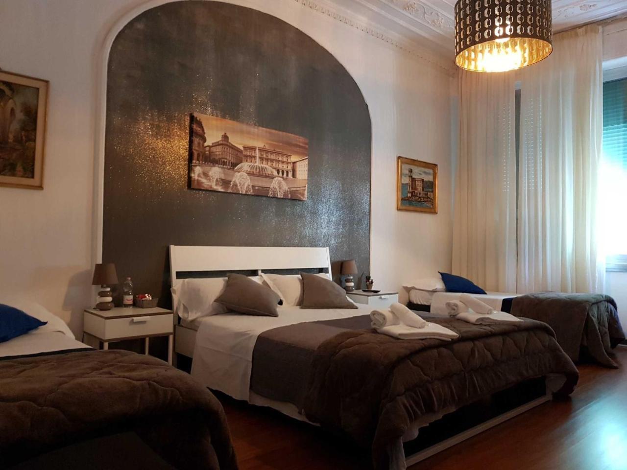 Central Rooms *